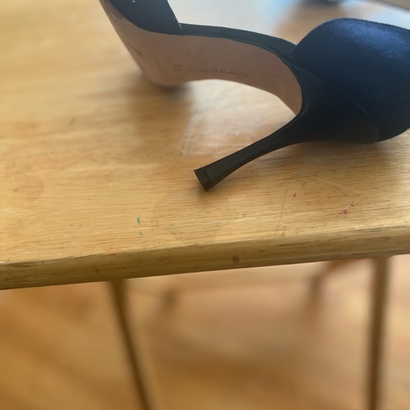 Manolo Blahnik beautiful heels size38 in excellent used condition - Picture 10 of 13
